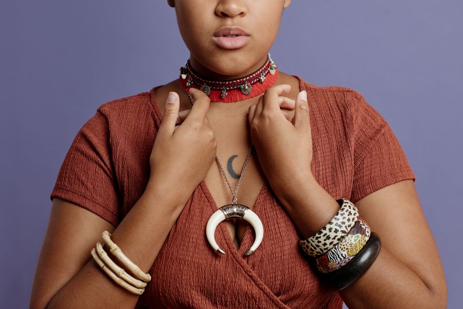 Layering Gold Necklaces: Simple Rules for Everyday Wear